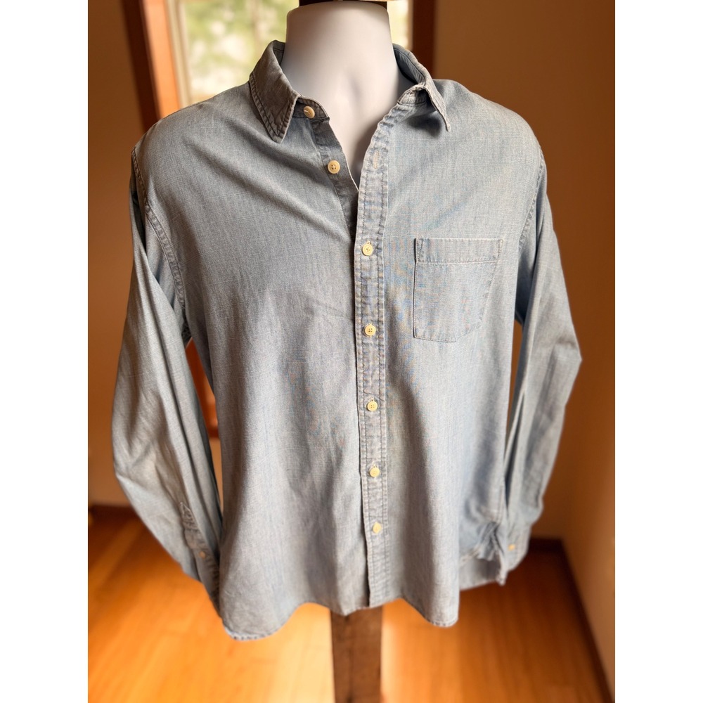 Brooks Brothers Red Fleece Mens L Light Blue Chambray Cotton Button Down Shirt